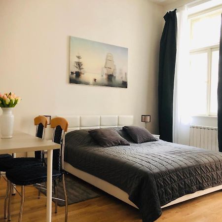 Modern Cozy Apartment In Central Πράγα Εξωτερικό φωτογραφία