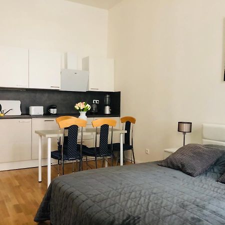 Modern Cozy Apartment In Central Πράγα Εξωτερικό φωτογραφία