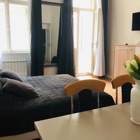 Modern Cozy Apartment In Central Πράγα Εξωτερικό φωτογραφία