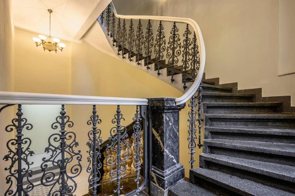 Modern Cozy Apartment In Central Πράγα Εξωτερικό φωτογραφία