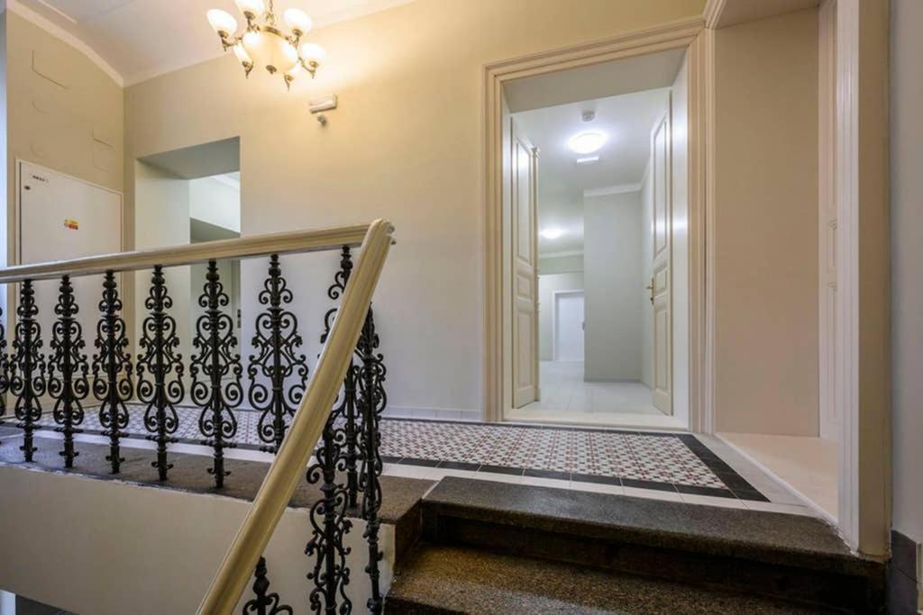 Modern Cozy Apartment In Central Πράγα Εξωτερικό φωτογραφία
